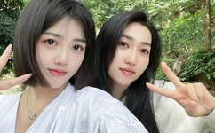 脱了全部的衣服亲嘴